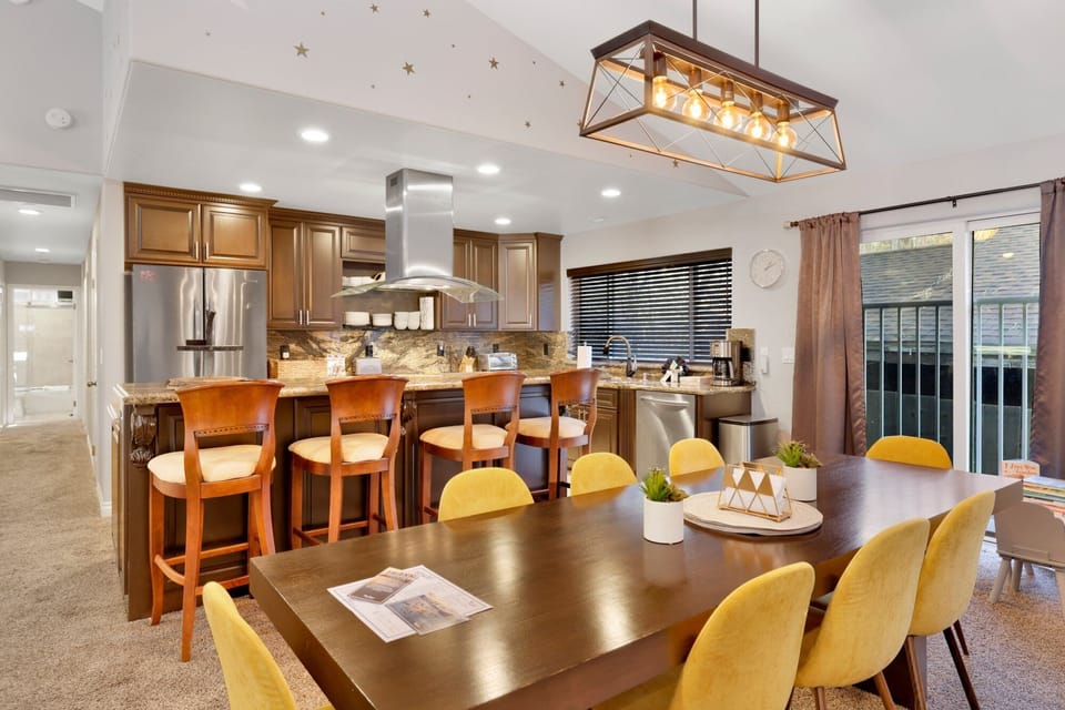 Cabin, Multiple Beds, Hot Tub, Mountain View (2090) | Private kitchen | Coffee/tea maker