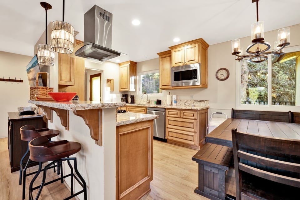 Cabin, Multiple Beds, Hot Tub, Mountain View (2379) | Private kitchen