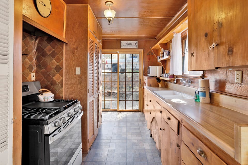 Cabin, Multiple Beds, Patio, Mountain View (2298) | Private kitchen