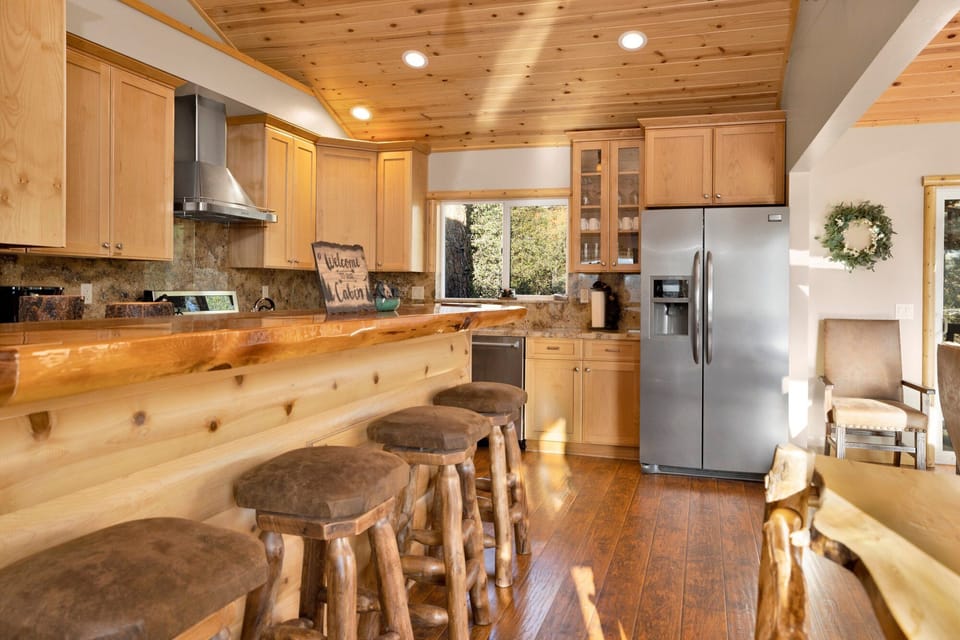 Cabin, Multiple Beds, Patio, Mountain View (2141) | Private kitchen