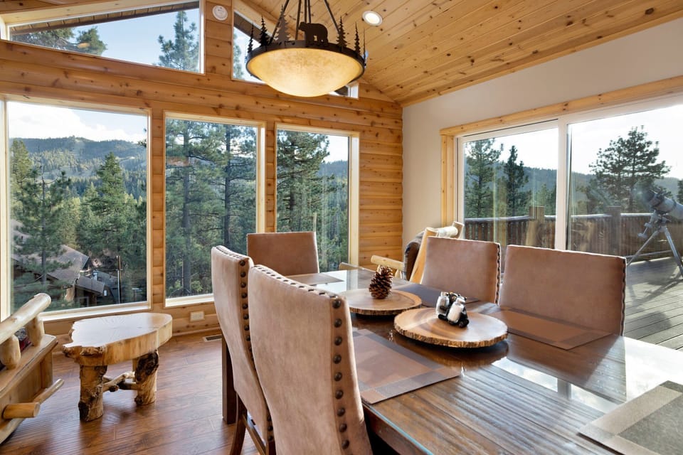 Cabin, Multiple Beds, Patio, Mountain View (2141) | 3 bedrooms, individually decorated, individually furnished, bed sheets