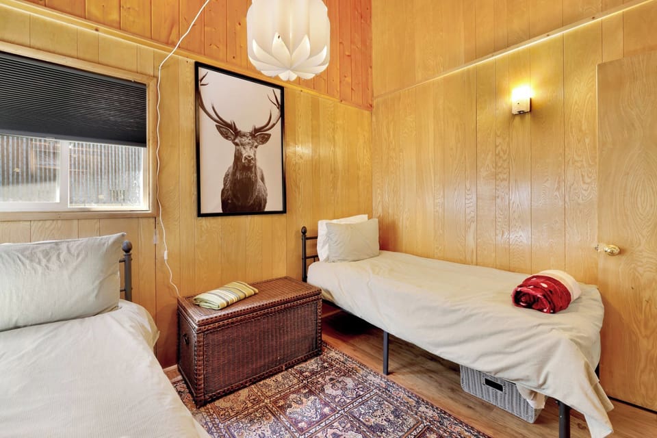 Cabin, Multiple Beds, Patio, River View (2013) | 2 bedrooms, individually decorated, individually furnished, bed sheets