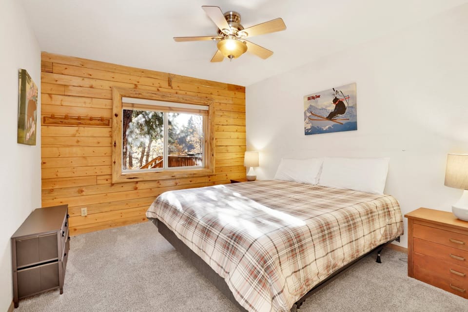 Cabin, Multiple Beds, Hot Tub, Mountain View (2346) | 3 bedrooms, individually decorated, individually furnished, bed sheets