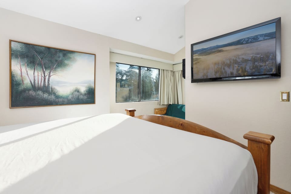 Condo, Multiple Beds, Patio, Mountain View (2250) | 3 bedrooms, individually decorated, individually furnished, bed sheets