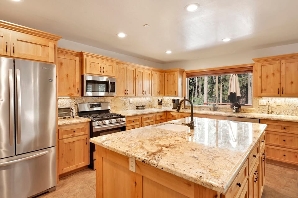 Cabin, Multiple Beds, Hot Tub, Mountain View (2147) | Private kitchen