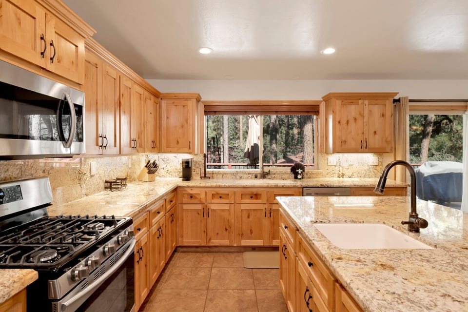Cabin, Multiple Beds, Hot Tub, Mountain View (2147) | Private kitchen