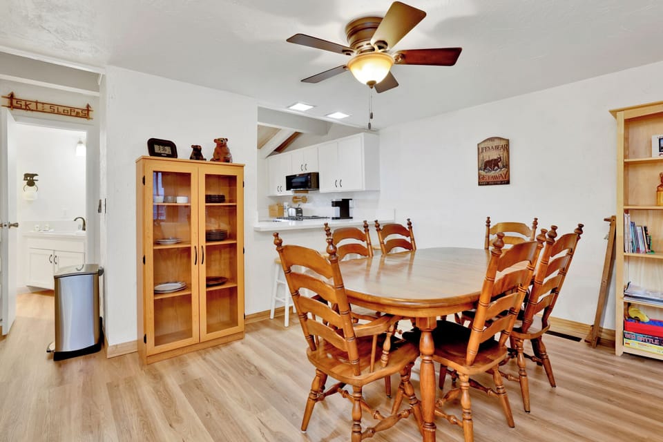 Condo, Multiple Beds, Patio, Mountain View (2354) | 2 bedrooms, individually decorated, individually furnished, bed sheets