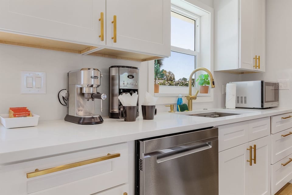 Espresso and Coffee Maker