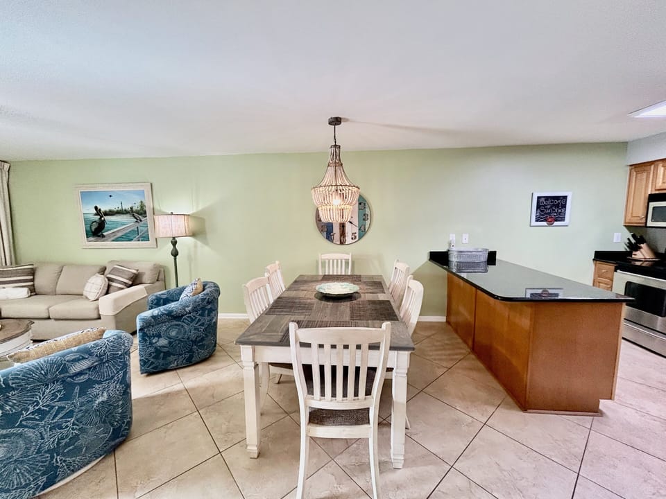 Cotton Bayou 6A, 2 bedrooms 2 Bathrooms, Sleeps 6. Managed by Island Rentals