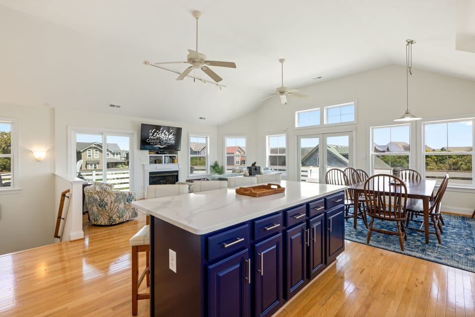 NH295: Salty Cs | TL Kitchen Area - Island Seating for 4