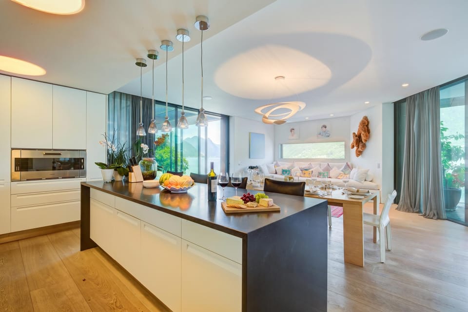 Family Villa, 4 Bedrooms, Balcony, Lakeside (Maison Sur l'Eau) | Interior