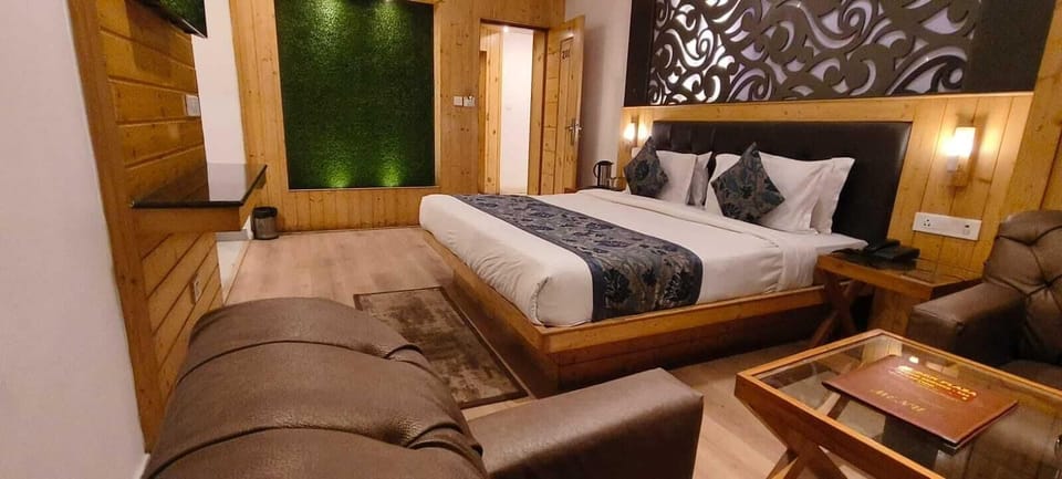 Executive Double Room | Free WiFi