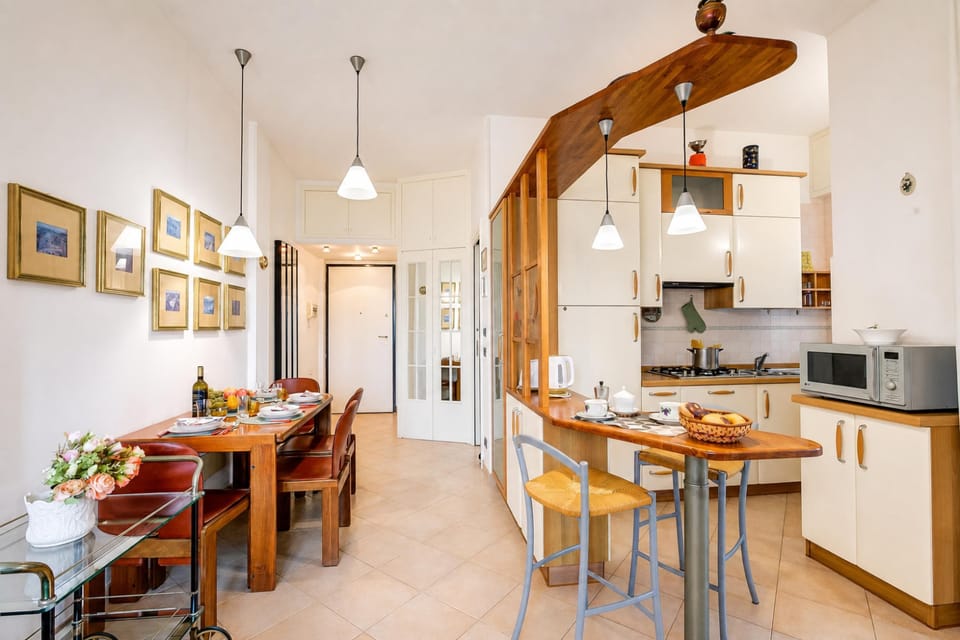 Family Apartment, 1 Bedroom, Balcony, Sea Facing (Gabri By The Sea with Balcony and) | Dining