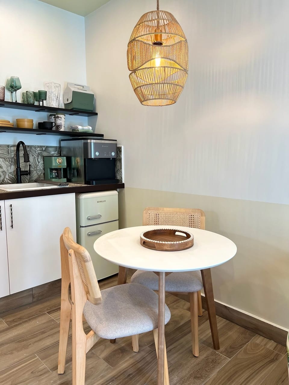 Beach Bungalow Dining Nook