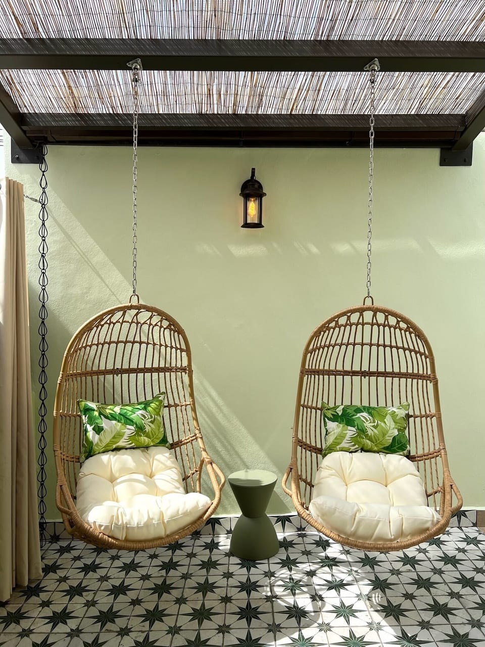 Beach Bungalow Covered Private Patio