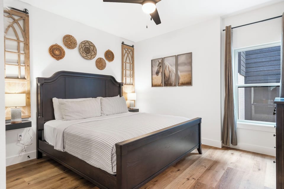 Lower level King #5 with ensuite bathroom