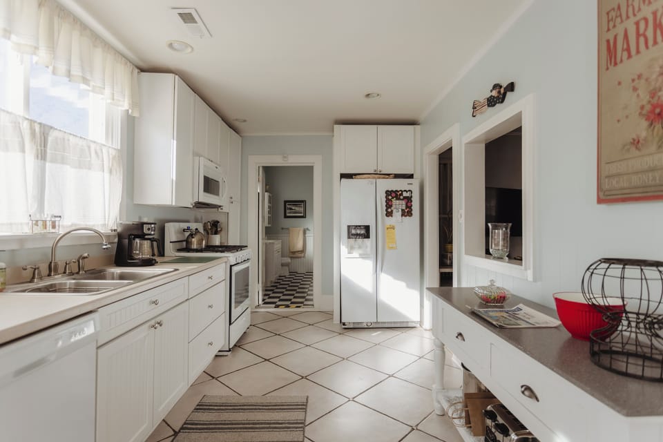Spacious, fully equipped kitchen