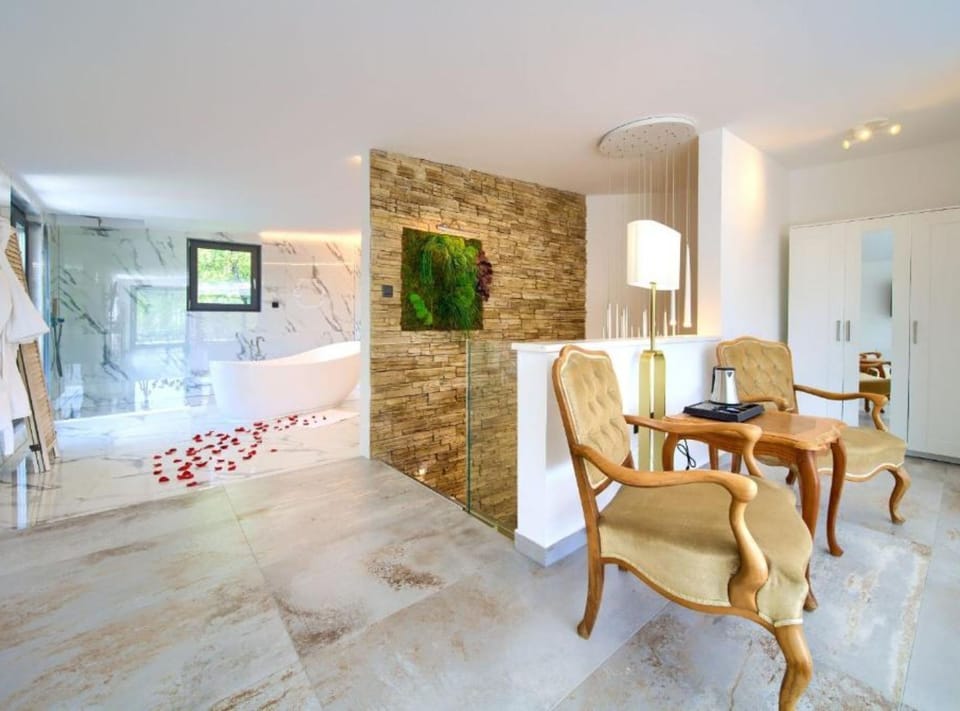 Villa (Four Bedroom Villa with Swimming pool) | Bathroom | Towels