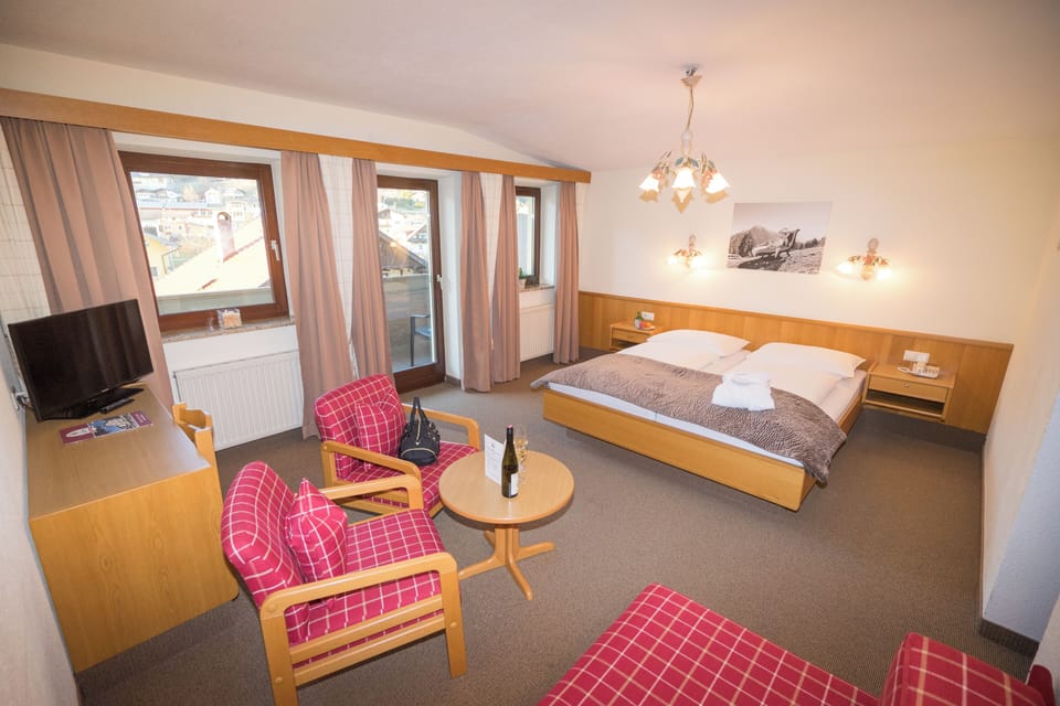 Comfort Double Room, Balcony, Mountain View | Soundproofing, free WiFi, bed sheets