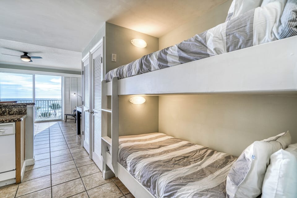 Twin bunks in the hallway nook