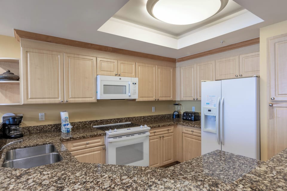 Fully Stocked Kitchen