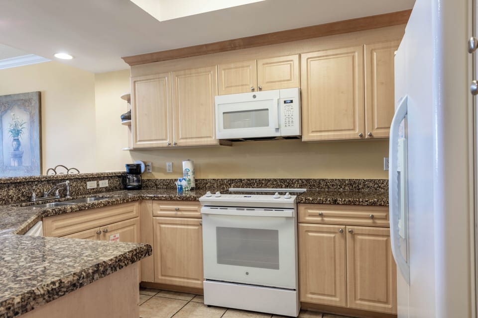 Fully Stocked Kitchen