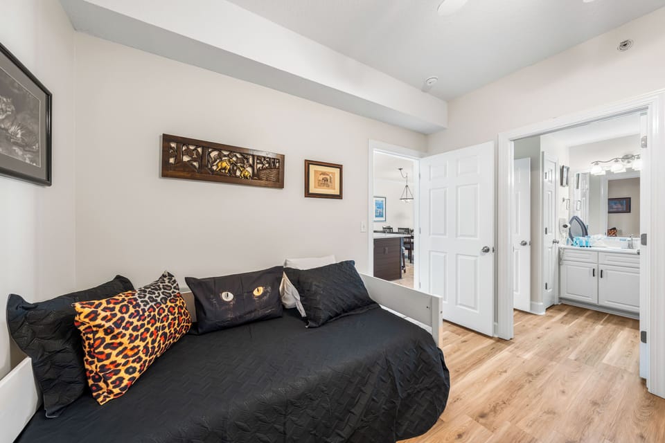 2nd bedroom.