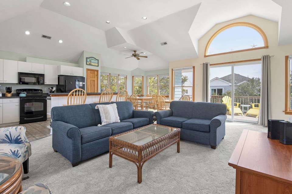 OSL09: Bayberry Breeze | Top Level Living Area