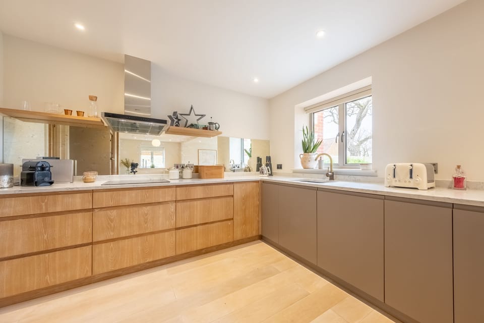 Ground floor: Modern kitchen