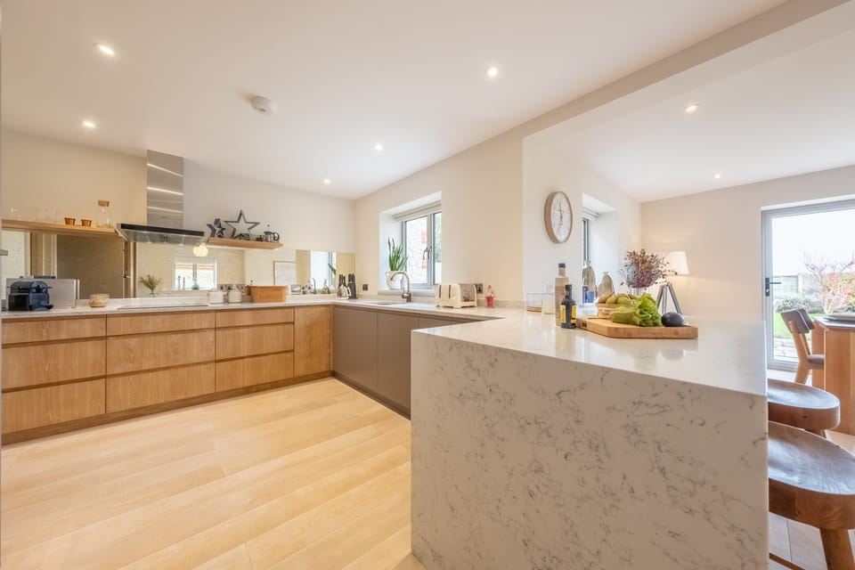 Ground floor: Well-equipped kitchen area