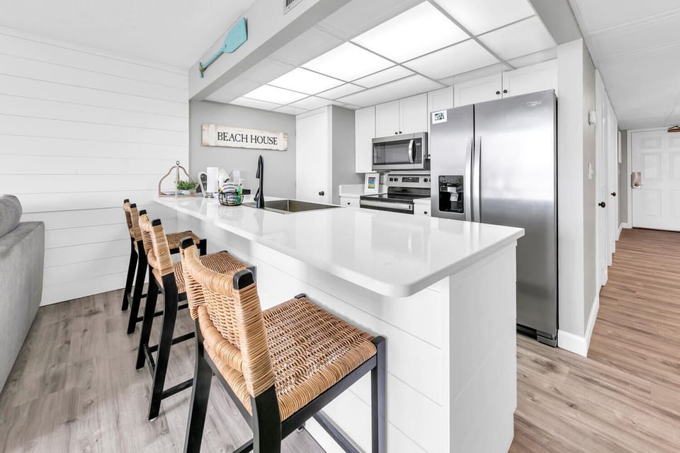 Eat-in bar seating