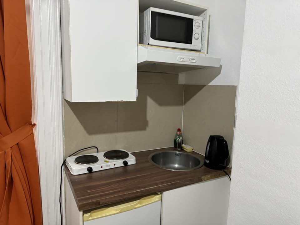 Apartment | Private kitchen | Fridge, microwave, oven, stovetop