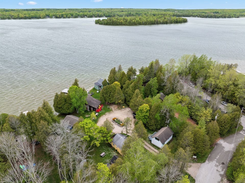 Shared fire pit with 6 cabins on one property!
