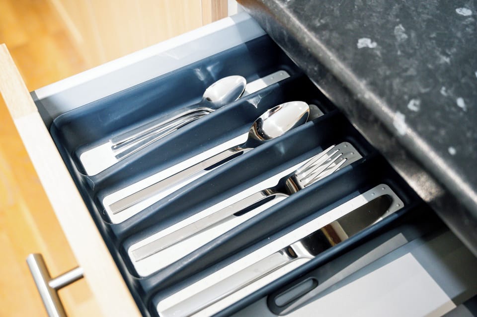 Executive Apartment | Private kitchen | Mini-fridge, microwave, oven, stovetop