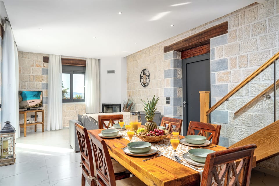 Villa | Dining