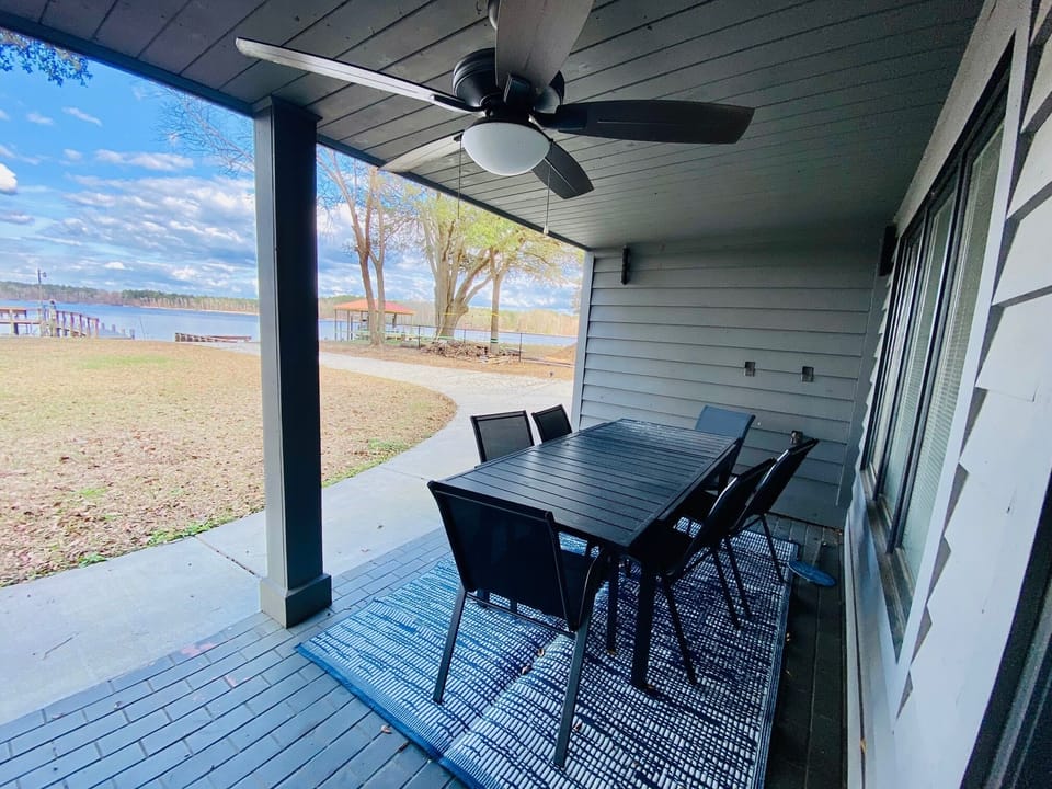 Outdoor dining space