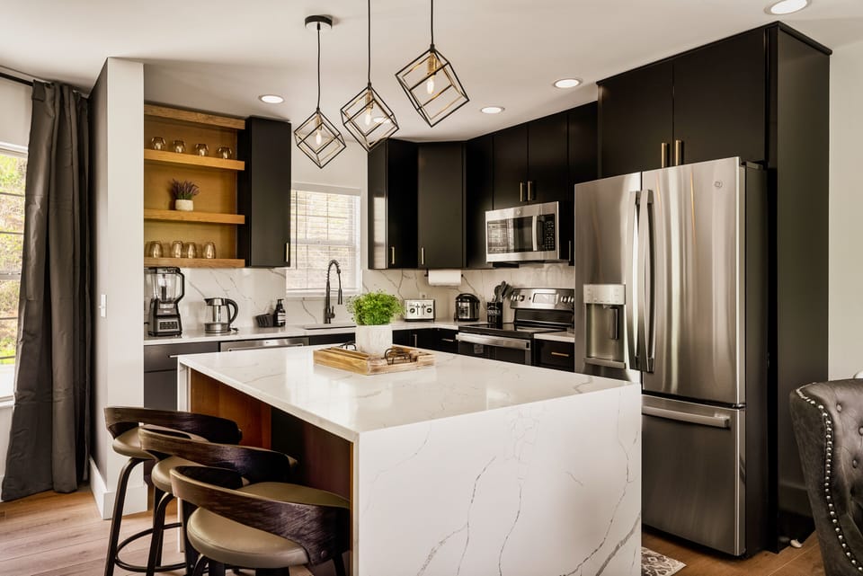 Main floor: Fully equipped kitchen