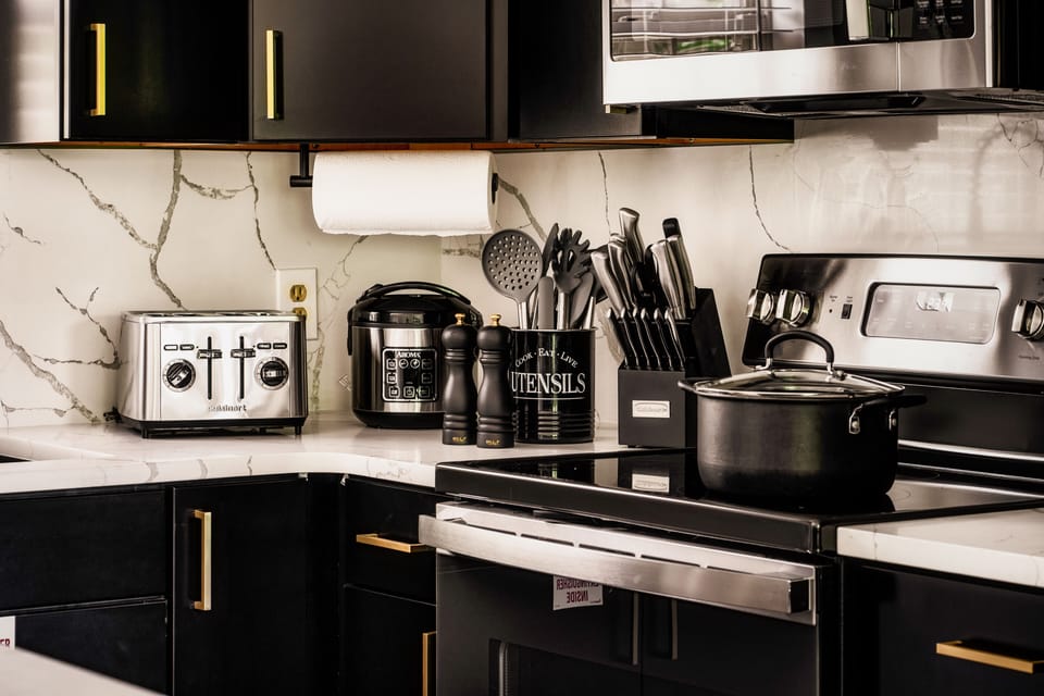 Full Size Kitchen with all cooking essentials
