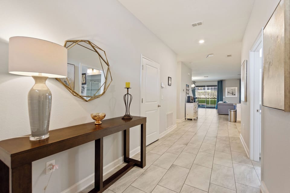 Front entry/hallway.