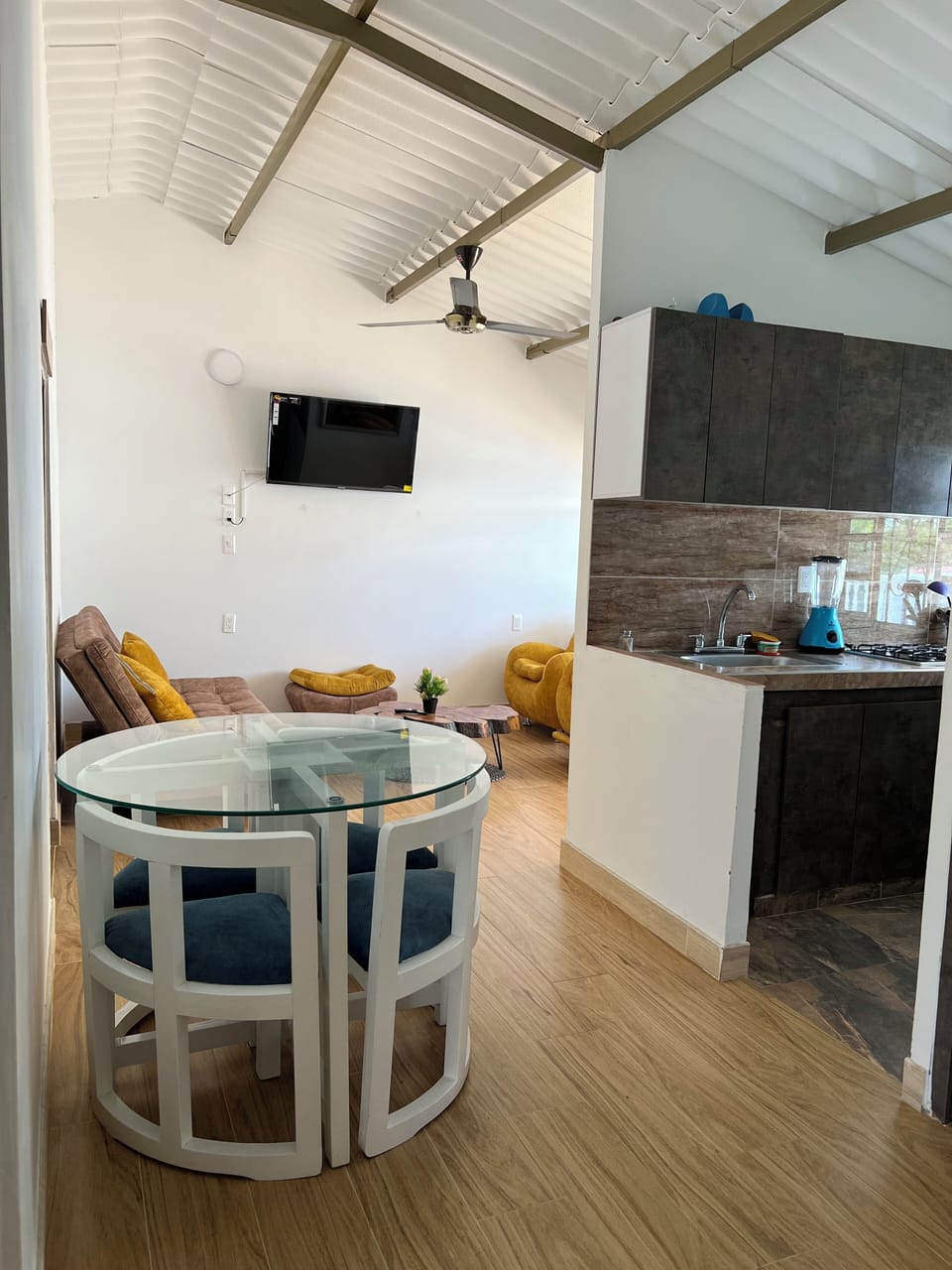 Family Apartment | Free WiFi, bed sheets