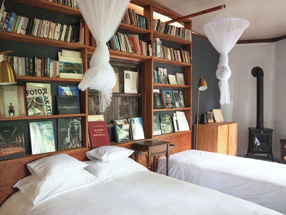 ・[Forest Camp] We have a wide variety of books available. Please feel free to pick them up and take a look.