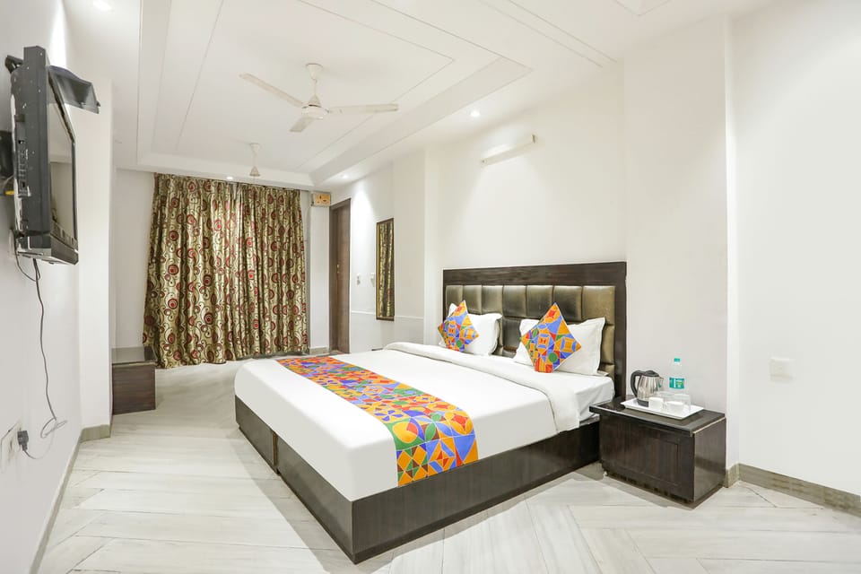 Egyptian cotton sheets, premium bedding, in-room safe, free WiFi
