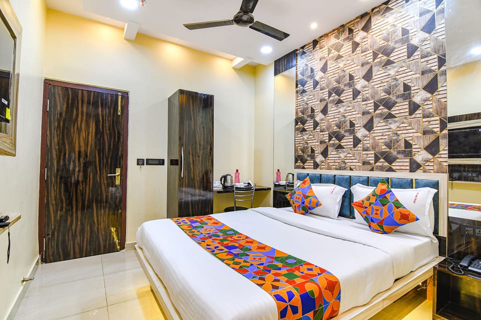 Deluxe Room | Egyptian cotton sheets, premium bedding, in-room safe, free WiFi
