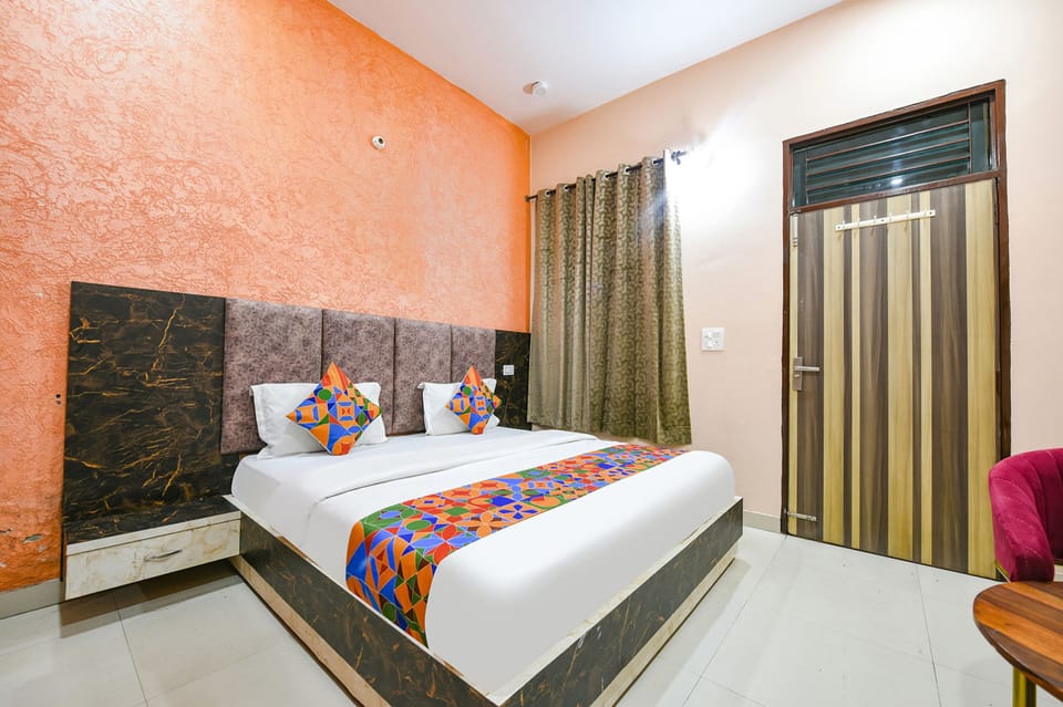 Egyptian cotton sheets, premium bedding, in-room safe, free WiFi