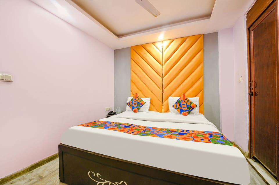 Egyptian cotton sheets, premium bedding, in-room safe, free WiFi