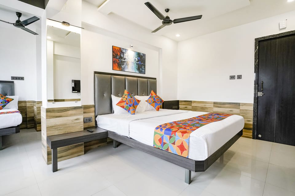 Family Room | Egyptian cotton sheets, premium bedding, in-room safe, free WiFi