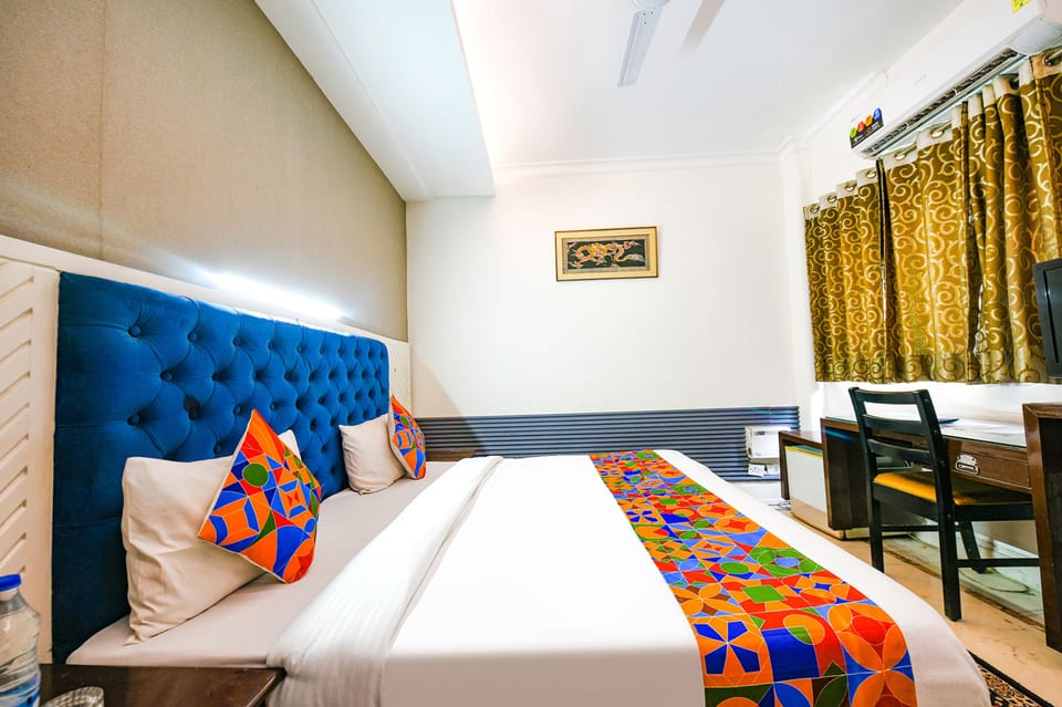Egyptian cotton sheets, premium bedding, in-room safe, free WiFi