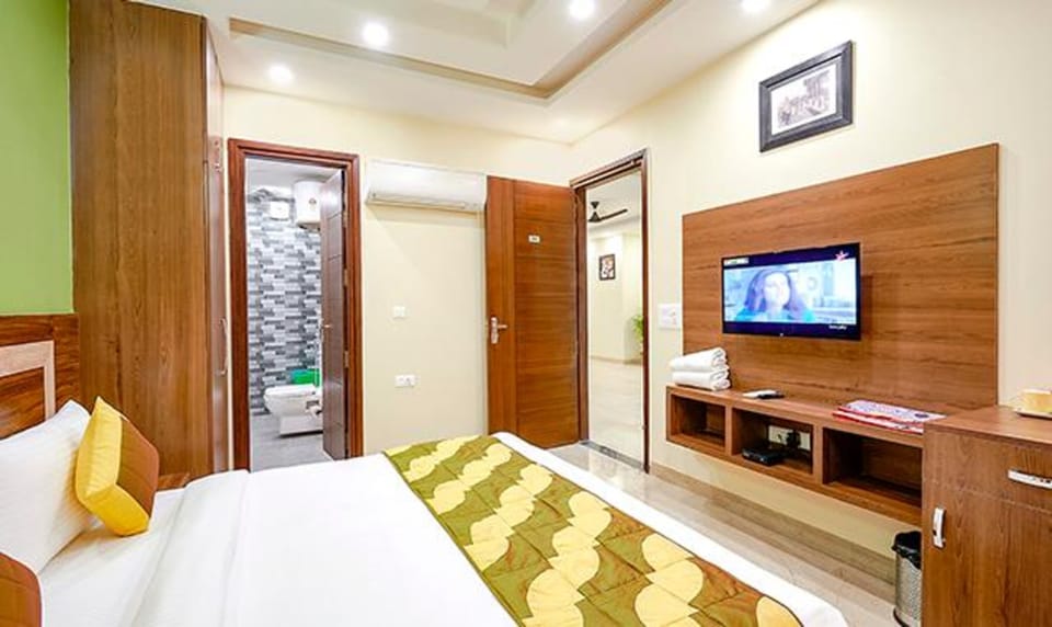 Egyptian cotton sheets, premium bedding, in-room safe, free WiFi