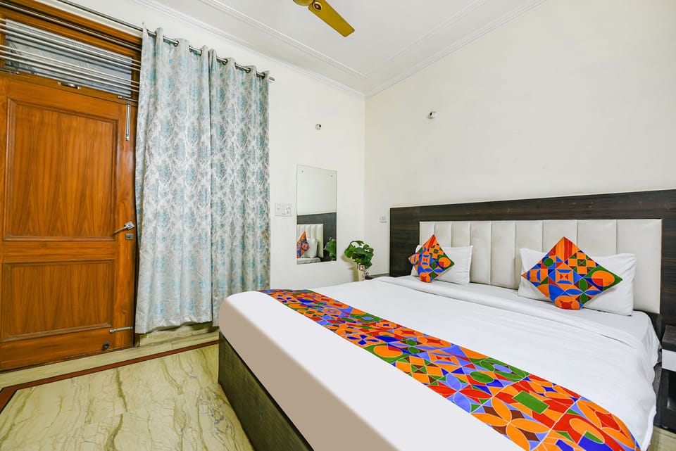 Deluxe Room | Egyptian cotton sheets, premium bedding, in-room safe, soundproofing