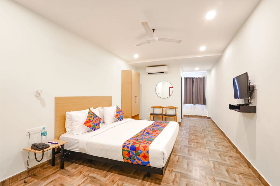 Egyptian cotton sheets, premium bedding, in-room safe, free WiFi
